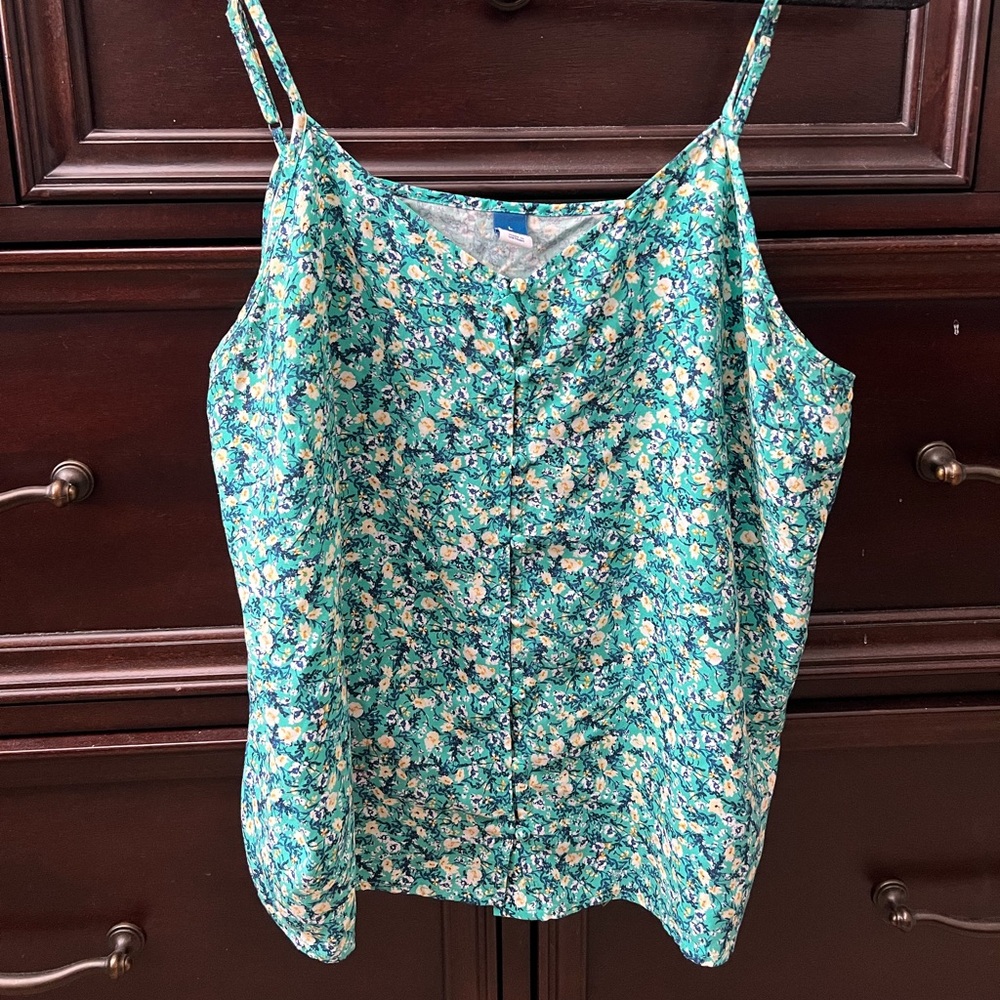 Green floral top